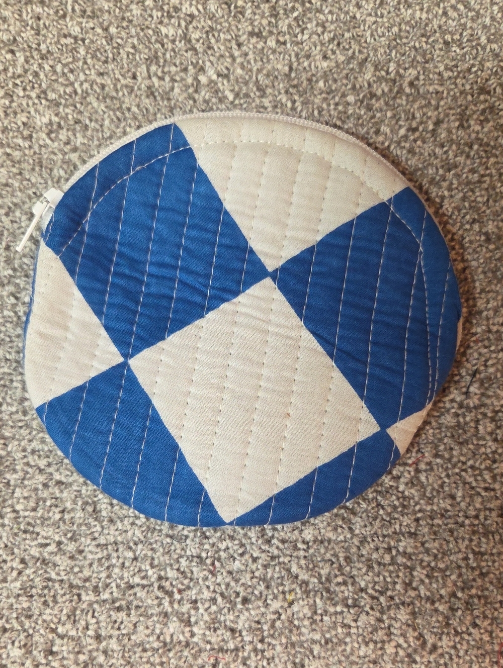 Round Quilted Zip Pouch #73